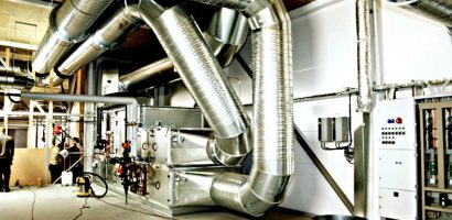 Tekniikka. Konehuone sisältää paljon erilaista LVIA-tekniikkaa.